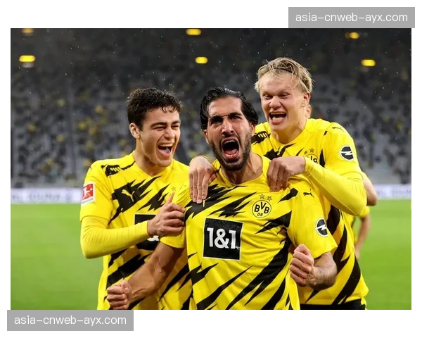 数据模型预测：多特蒙德vs莱比锡一役可能出现高比分，双方近期防守数据均不理想。